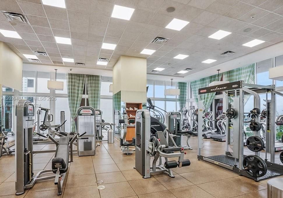 For Rent: $3,400 (1 beds, 1 baths, 800 Square Feet)