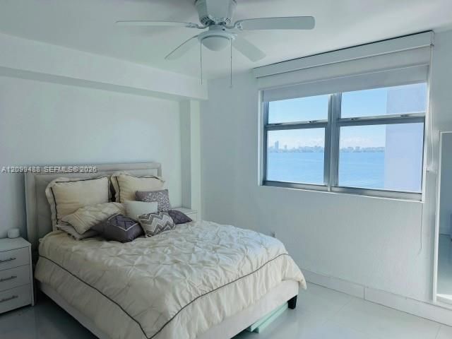 For Rent: $2,500 (1 beds, 1 baths, 885 Square Feet)