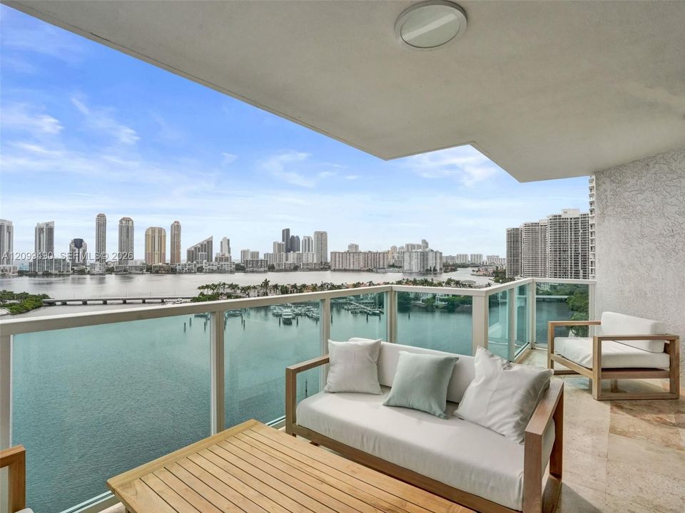 En Venta: $2,300,000 (3 camas, 3 baños, 3274 Pies cuadrados)