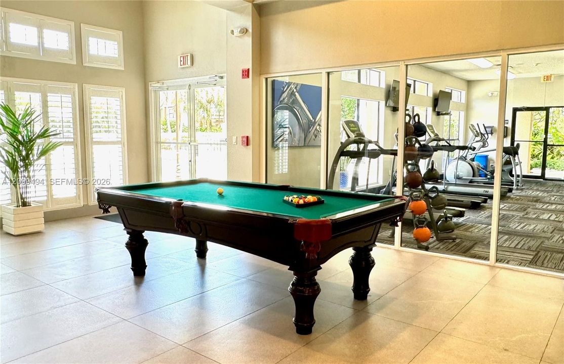 For Rent: $1,900 (1 beds, 1 baths, 586 Square Feet)
