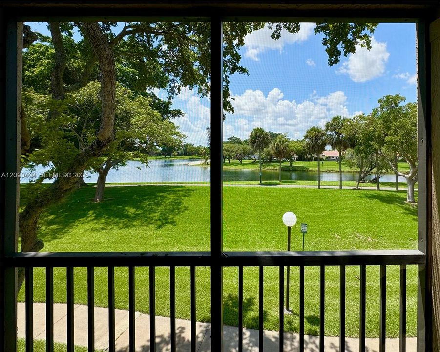 For Rent: $1,900 (1 beds, 1 baths, 586 Square Feet)