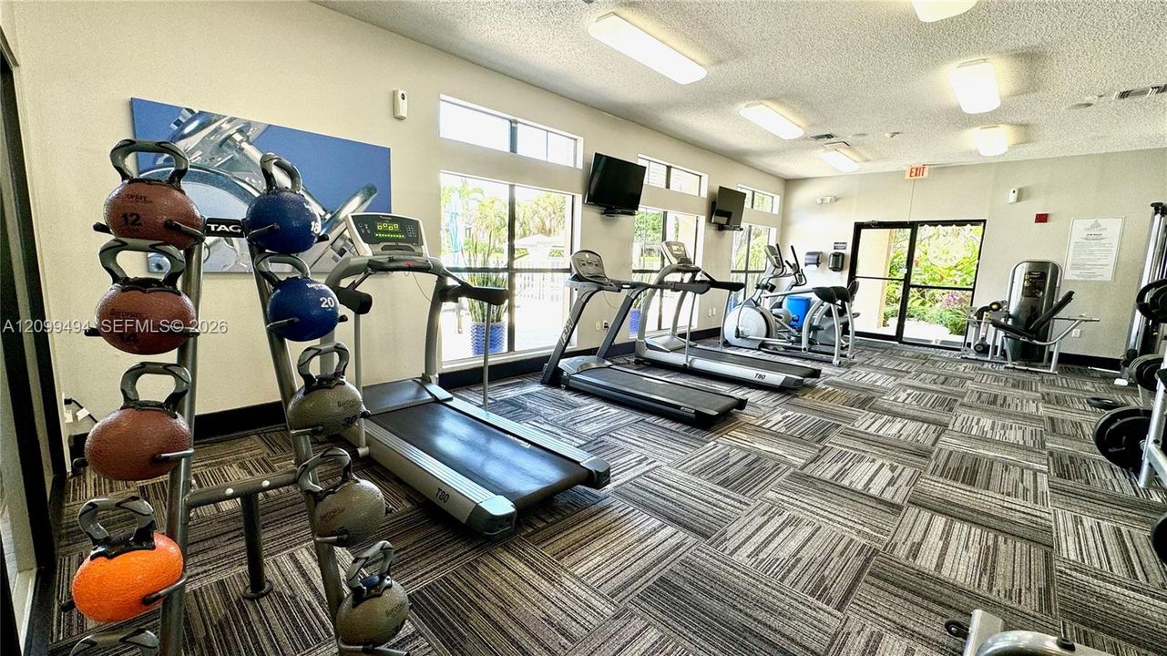 For Rent: $1,900 (1 beds, 1 baths, 586 Square Feet)