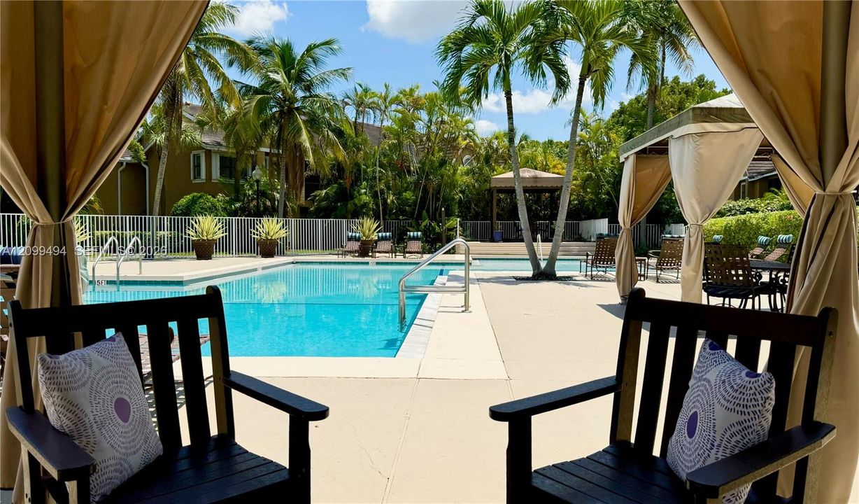 For Rent: $1,900 (1 beds, 1 baths, 586 Square Feet)
