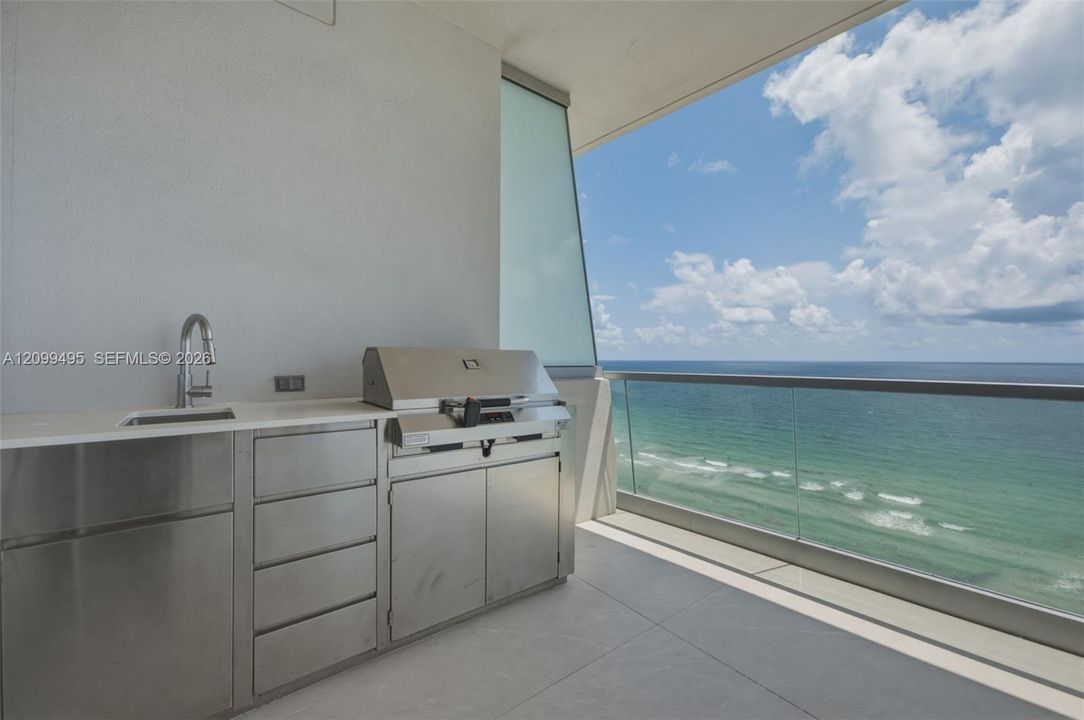 Second bedroom bathroom.