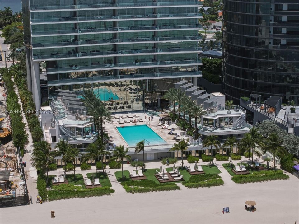 70,000 sq. feet of amenities