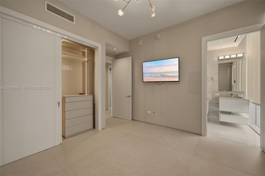 Second en-suite bedroom.