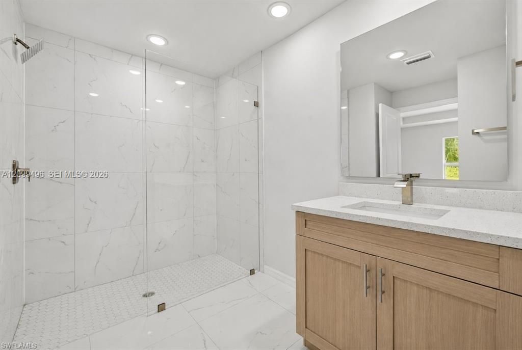 На продажу: $264,998 (3 спален, 2 ванн, 1250 Квадратных фут)