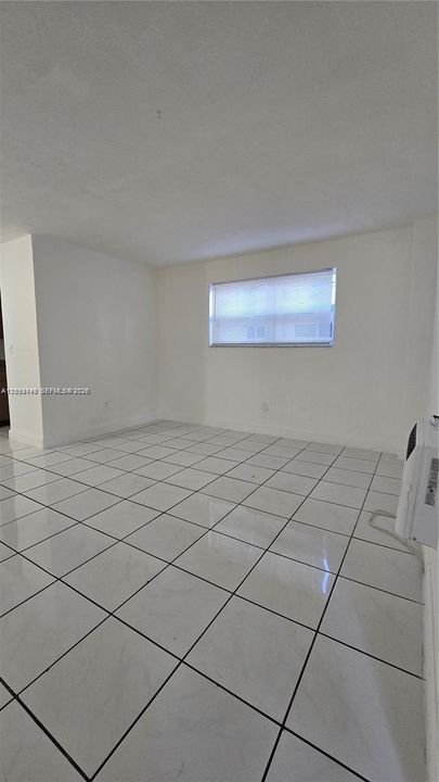В аренду: $1,400 (1 спален, 1 ванн, 650 Квадратных фут)