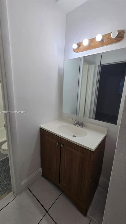 В аренду: $1,400 (1 спален, 1 ванн, 650 Квадратных фут)