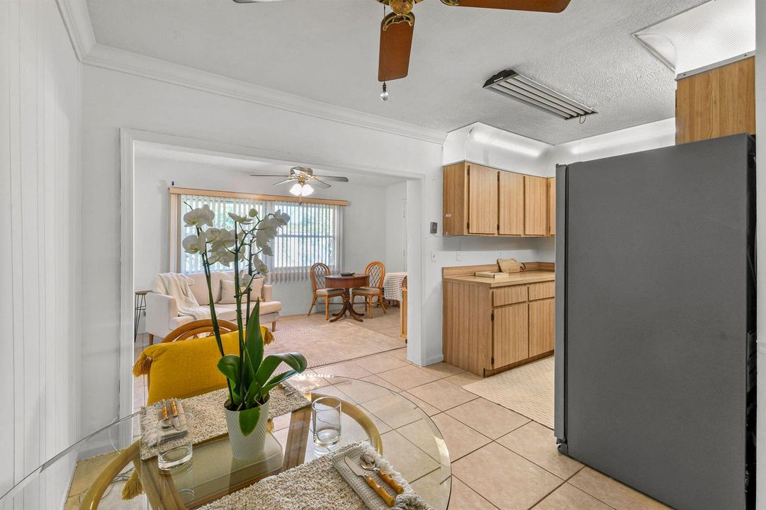 12229ColonyAve Dining Area 2