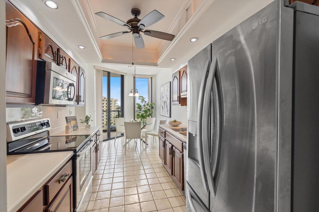 06-1300 S Ocean Blvd Apt 705 Pompano Bea