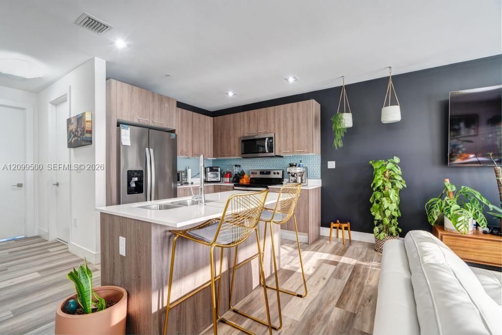 En Renta: $3,650 (2 camas, 3 baños, 1637 Pies cuadrados)