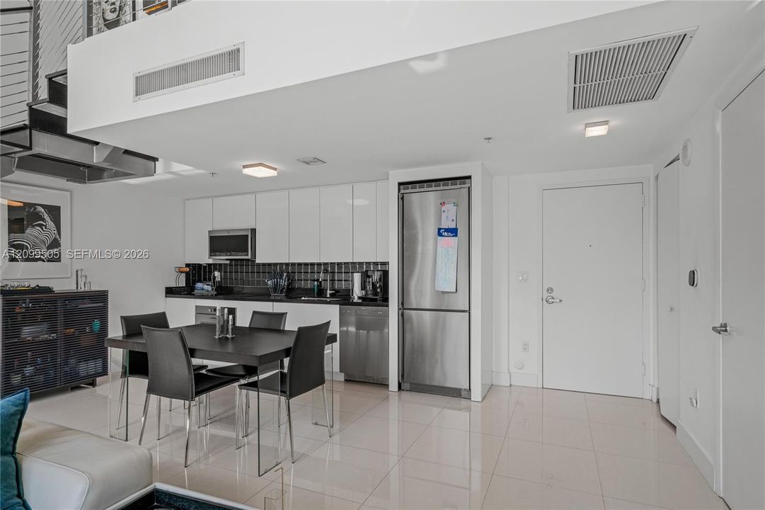 В аренду: $5,800 (3 спален, 3 ванн, 1464 Квадратных фут)