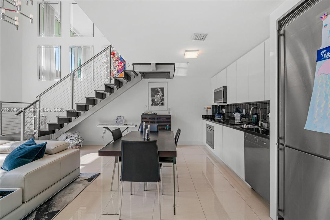 В аренду: $5,800 (3 спален, 3 ванн, 1464 Квадратных фут)