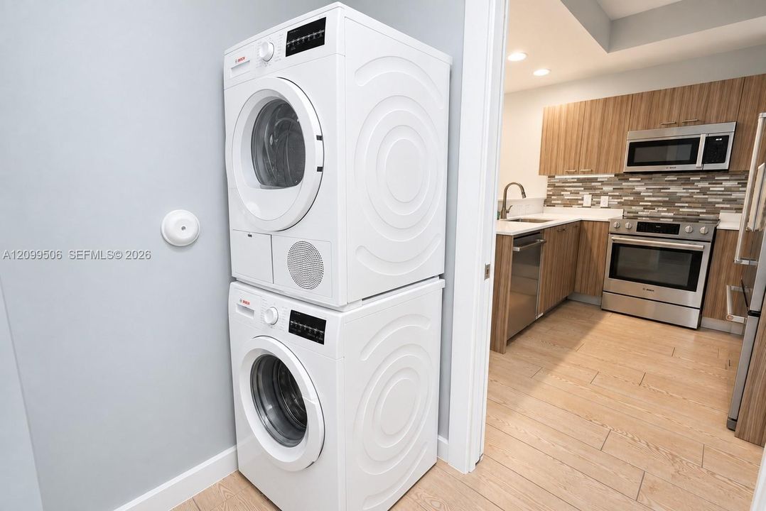 For Rent: $5,000 (2 beds, 2 baths, 1120 Square Feet)