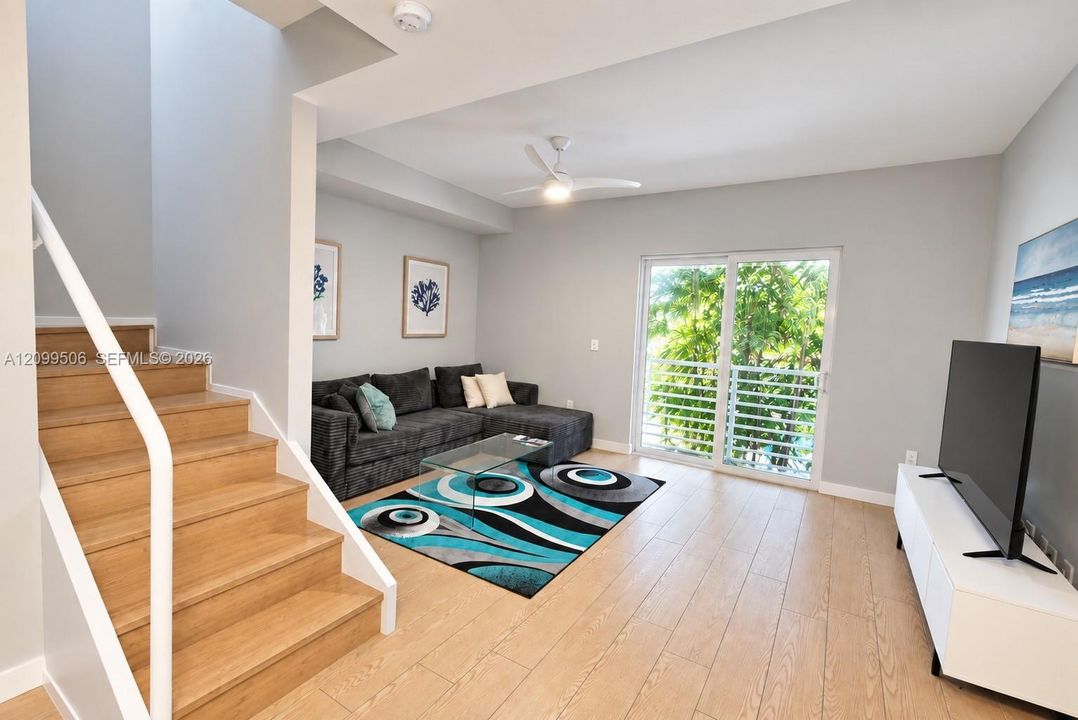 For Rent: $5,000 (2 beds, 2 baths, 1120 Square Feet)