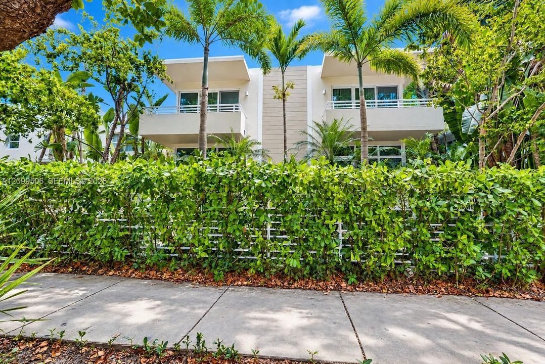 For Rent: $5,000 (2 beds, 2 baths, 1120 Square Feet)