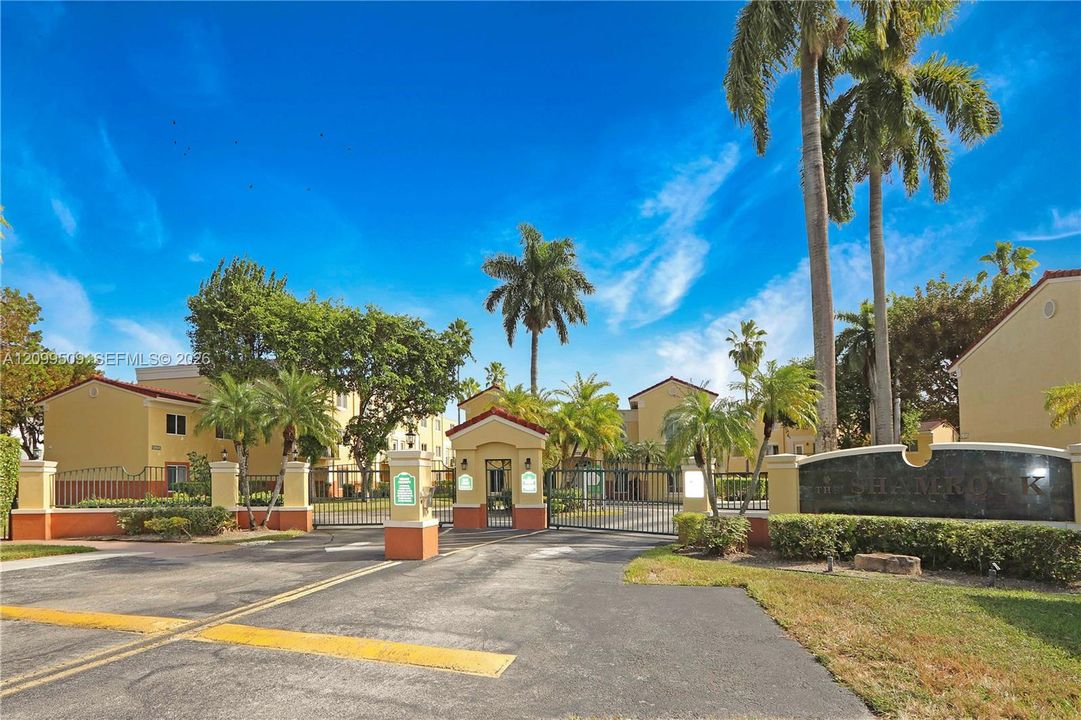 For Rent: $2,350 (2 beds, 2 baths, 1140 Square Feet)