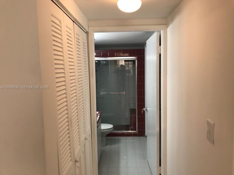 For Rent: $1,650 (1 beds, 1 baths, 782 Square Feet)