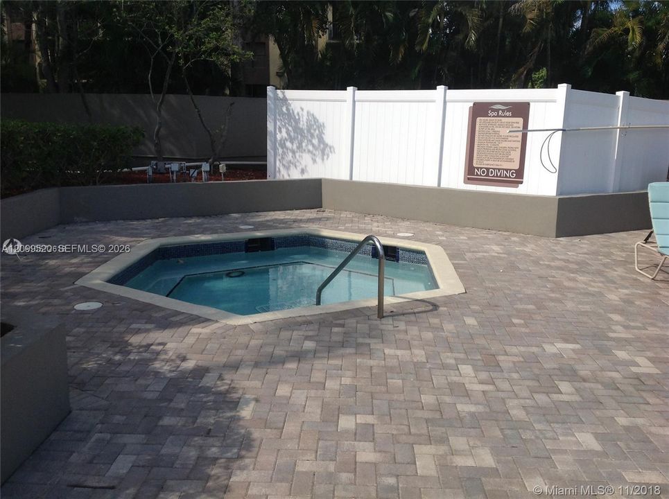 For Rent: $1,650 (1 beds, 1 baths, 782 Square Feet)