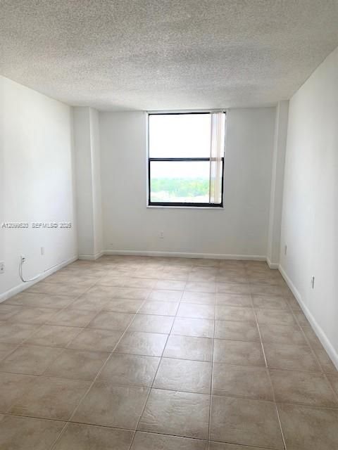 For Rent: $1,650 (1 beds, 1 baths, 782 Square Feet)