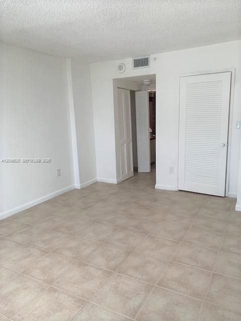 For Rent: $1,650 (1 beds, 1 baths, 782 Square Feet)