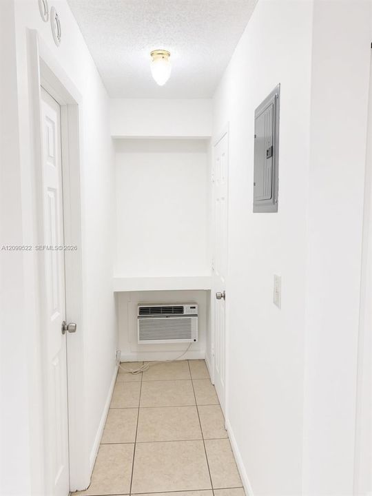 В аренду: $1,300 (1 спален, 1 ванн, 400 Квадратных фут)