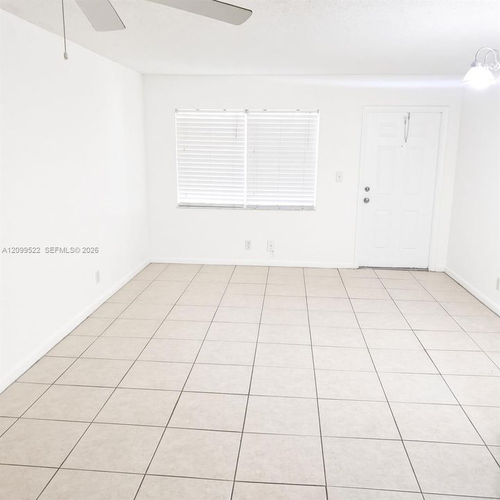 В аренду: $1,300 (1 спален, 1 ванн, 400 Квадратных фут)