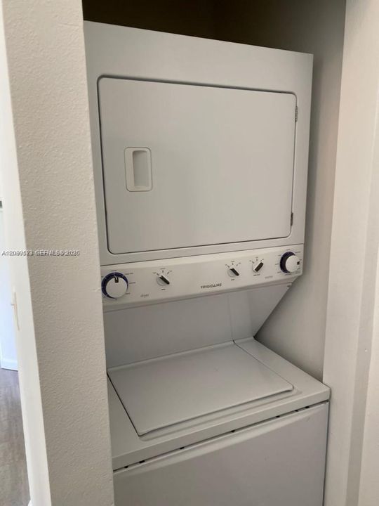 En Renta: $2,200 (2 camas, 2 baños, 1101 Pies cuadrados)
