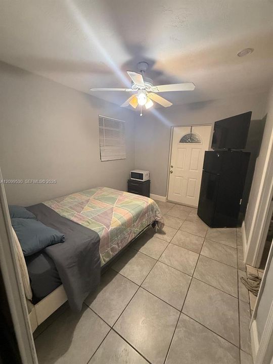 En Renta: $900 (0 camas, 1 baños, 1075 Pies cuadrados)