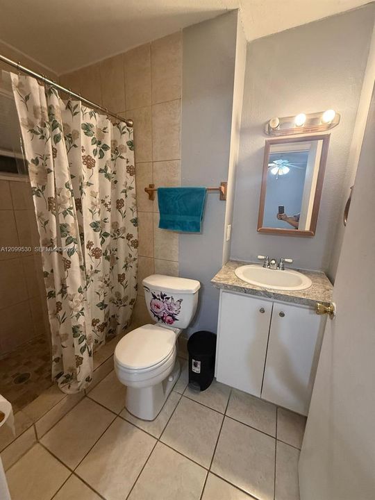 En Renta: $900 (0 camas, 1 baños, 1075 Pies cuadrados)
