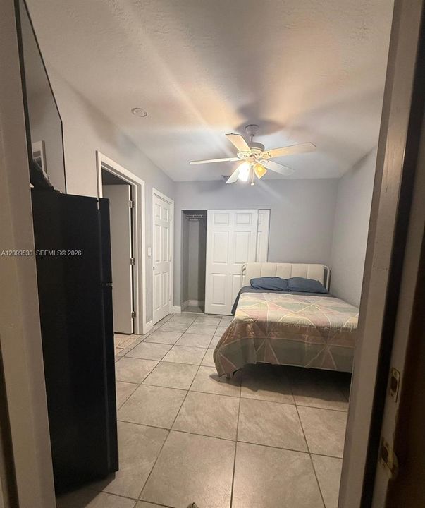 En Renta: $900 (0 camas, 1 baños, 1075 Pies cuadrados)
