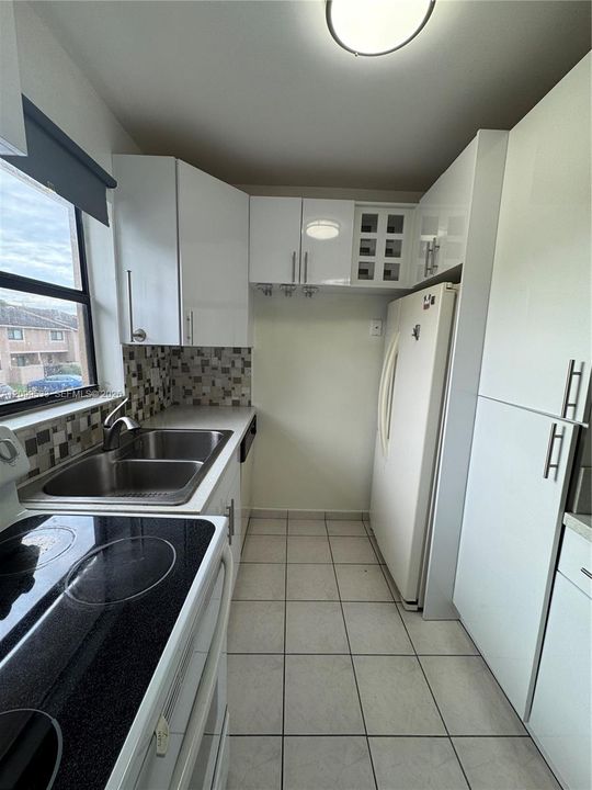 В аренду: $1,900 (1 спален, 1 ванн, 605 Квадратных фут)