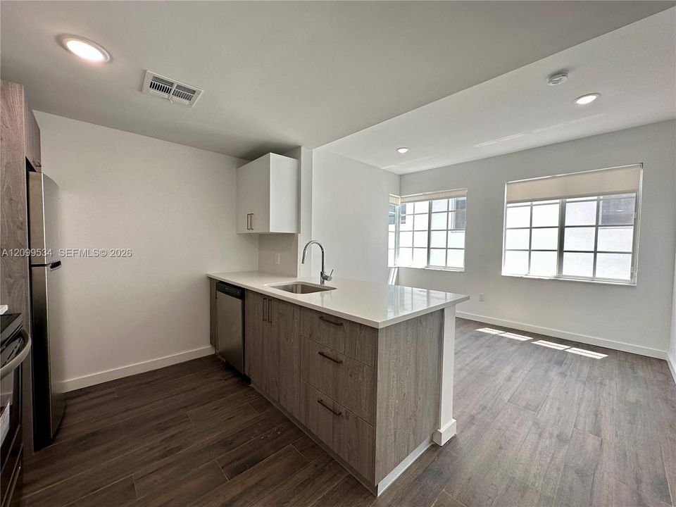 В аренду: $2,350 (1 спален, 1 ванн, 514 Квадратных фут)