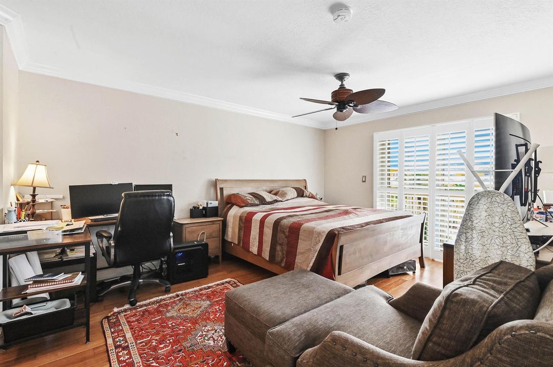 17 Bedroom 01
