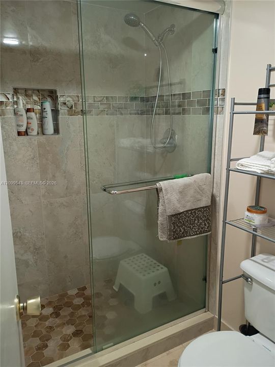 На продажу: $249,990 (2 спален, 2 ванн, 1167 Квадратных фут)