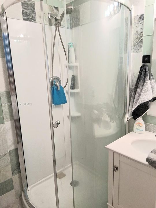 На продажу: $249,990 (2 спален, 2 ванн, 1167 Квадратных фут)