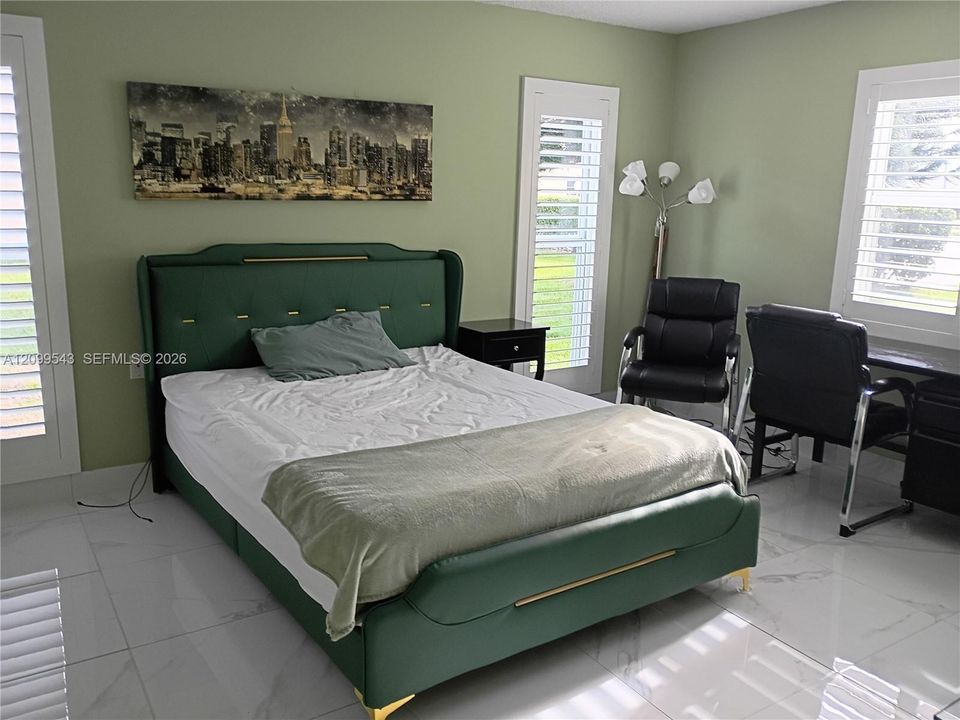 На продажу: $249,990 (2 спален, 2 ванн, 1167 Квадратных фут)