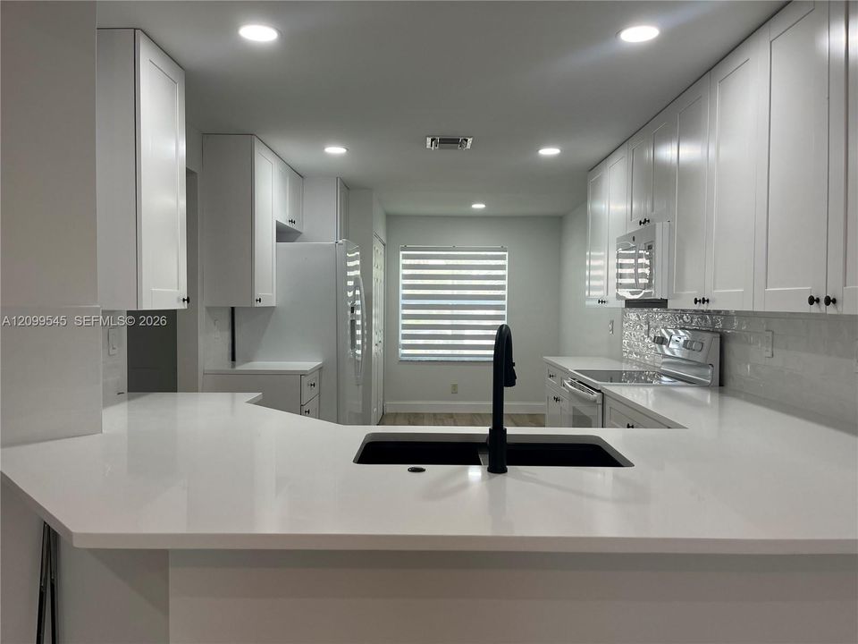 En Renta: $3,750 (3 camas, 2 baños, 1577 Pies cuadrados)