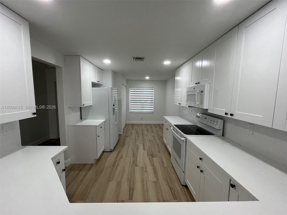 En Renta: $3,750 (3 camas, 2 baños, 1577 Pies cuadrados)