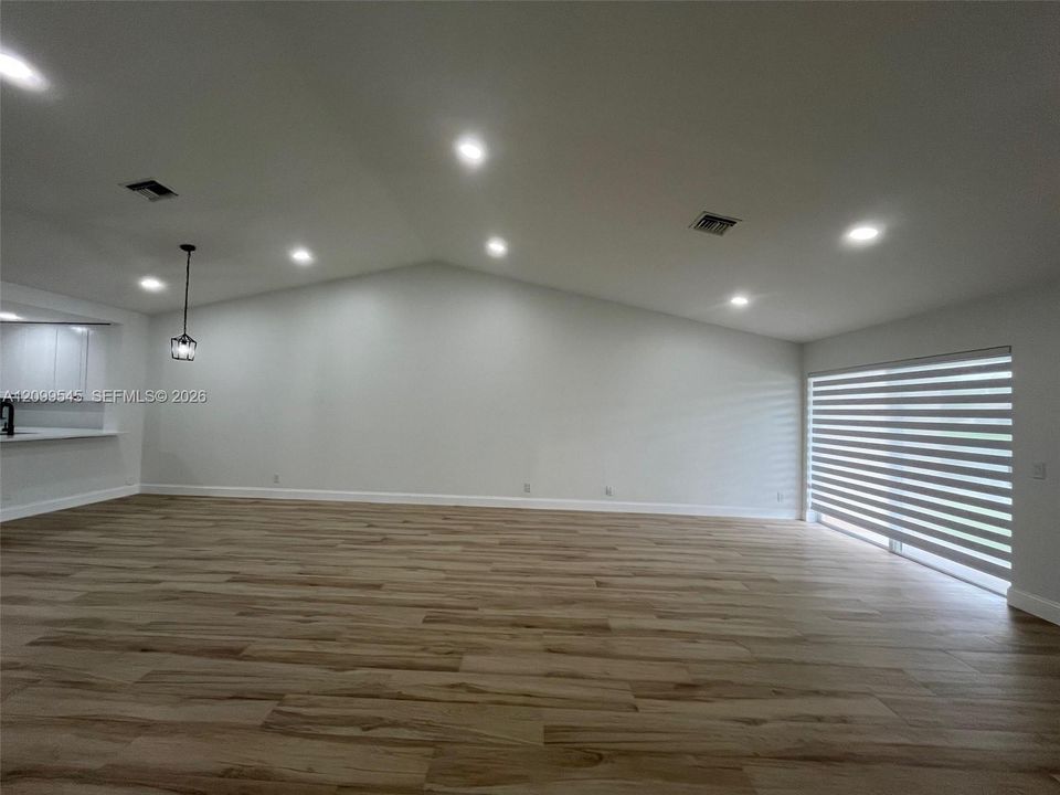 En Renta: $3,750 (3 camas, 2 baños, 1577 Pies cuadrados)