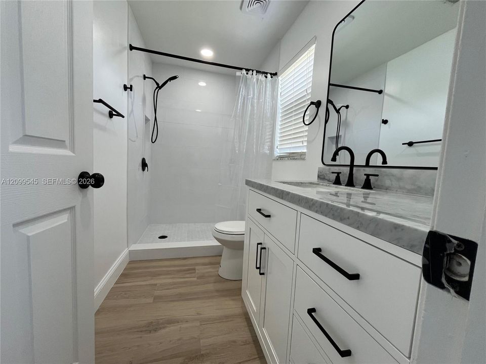 En Renta: $3,750 (3 camas, 2 baños, 1577 Pies cuadrados)