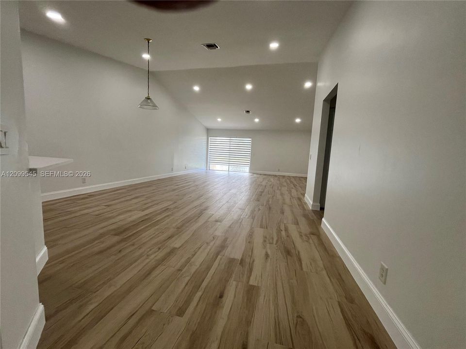 En Renta: $3,750 (3 camas, 2 baños, 1577 Pies cuadrados)