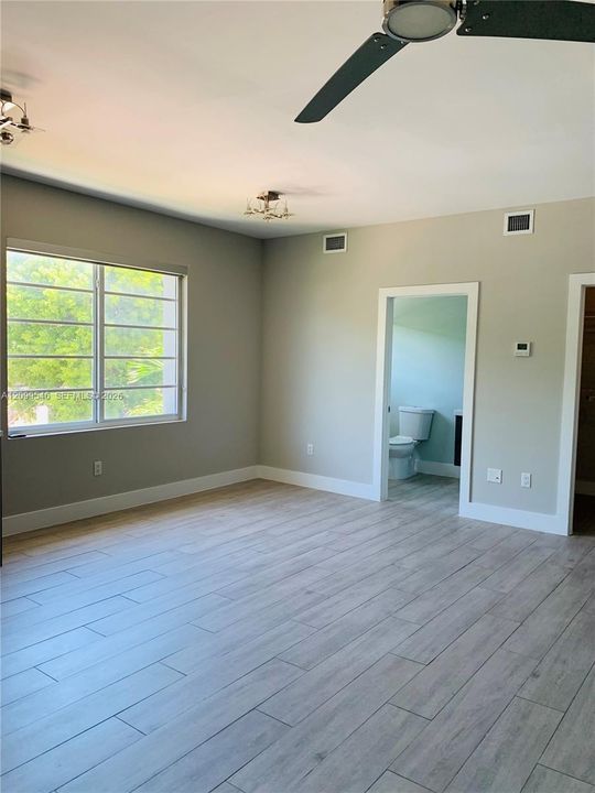 For Rent: $1,900 (0 beds, 1 baths, 400 Square Feet)