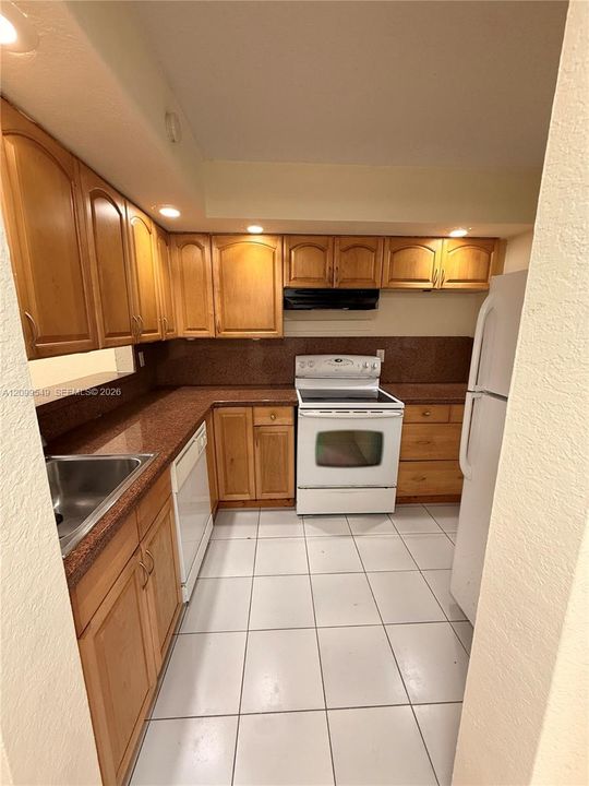 В аренду: $1,995 (2 спален, 2 ванн, 820 Квадратных фут)