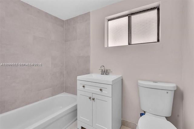 For Rent: $1,750 (0 beds, 1 baths, 700 Square Feet)