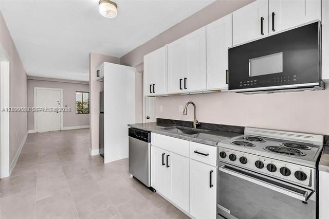 For Rent: $1,750 (0 beds, 1 baths, 700 Square Feet)