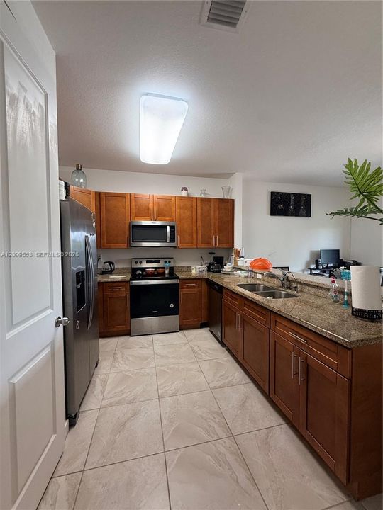 For Rent: $3,300 (4 beds, 2 baths, 1840 Square Feet)