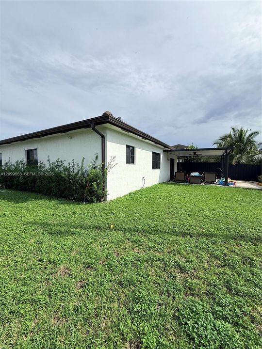 For Rent: $3,300 (4 beds, 2 baths, 1840 Square Feet)