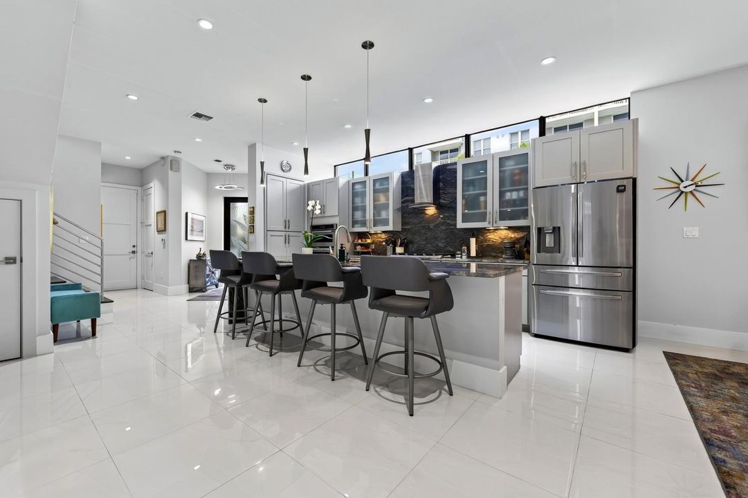 018-029-KitchenBreakfast-1500x1000